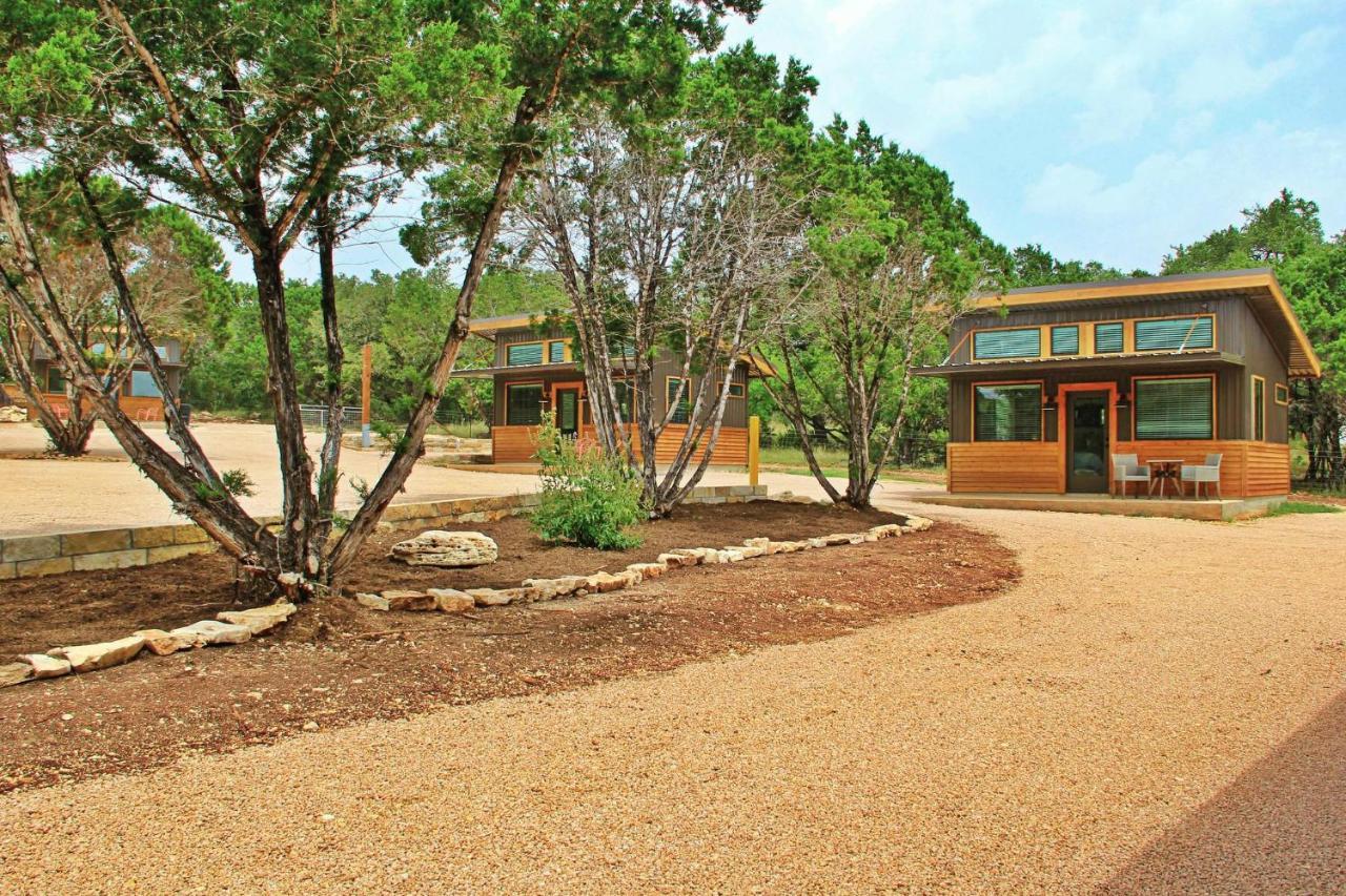 Green Acres Cottages - Dripping Springs Suite 温伯利 外观 照片