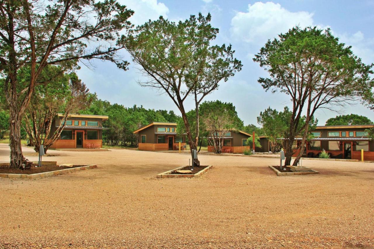 Green Acres Cottages - Dripping Springs Suite 温伯利 外观 照片